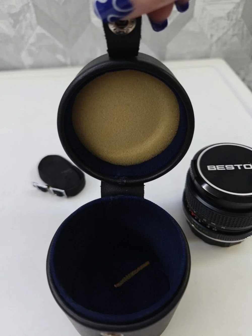 Beston MC Auto 28mm f/2.8 Lens With Case